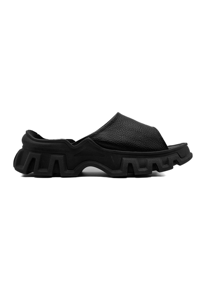 Chunky sandals black